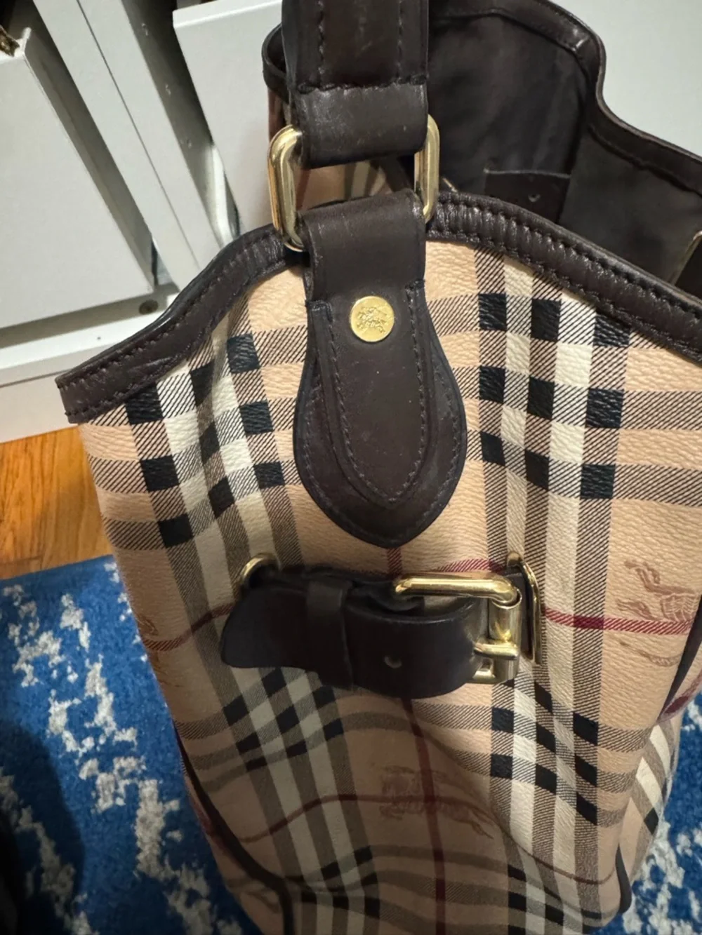 Burberry Beige Plaid Shoulder Bag with Dark Trim - Picture 6 of 11